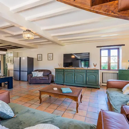 Les Bigonnies Estate Ferienhaus
