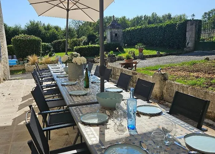 Les Bigonnies Estate Champagne-et-Fontaine